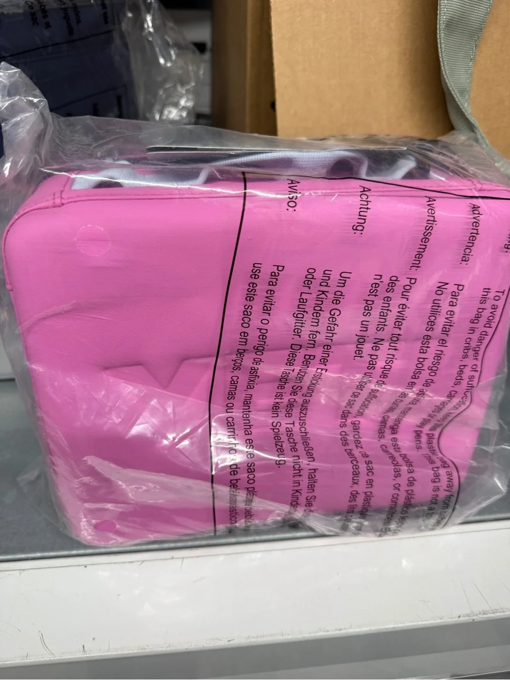 New with Tags Yeti Pink Daytrip Lunch Box